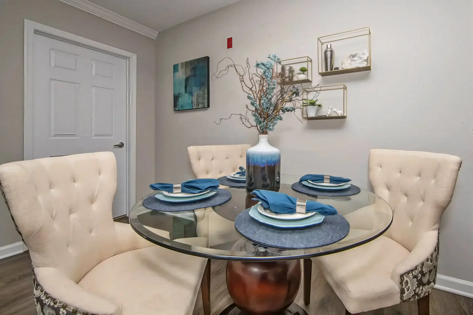 heritage at settlers landing pet-friendly apartments for rent in hampton va dining area 1